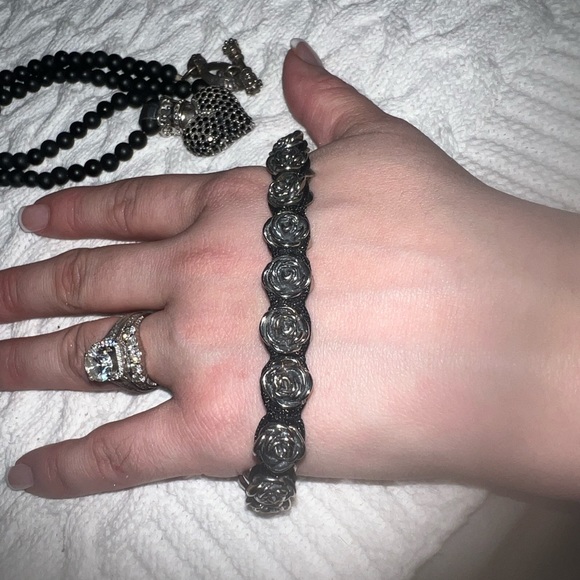 King Baby Black Heart Necklace and Rose Bracelet - Picture 7 of 9